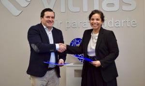 Pedro Rico, director general de Vithas, y Christina Vega, presidenta de Lilly España, en la firma del convenio para la obesidad.